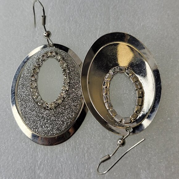 Silvery Tone Fashion Earrings - Picture 6 of 9